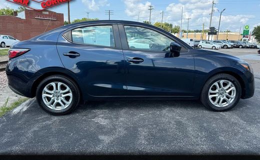 2018 Toyota Yaris IA Base