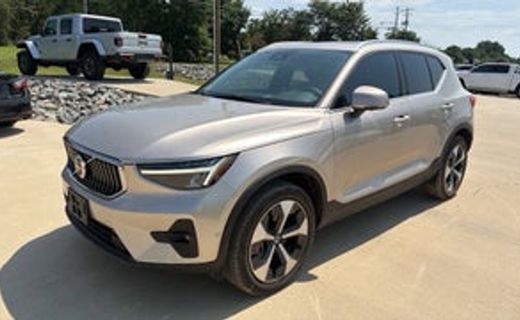2024 Volvo XC40 Plus Bright