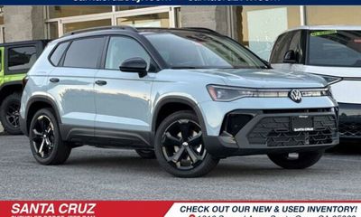 2026 Volkswagen Taos 4Motion SE Black