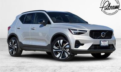 2024 Volvo XC40 Plus Dark
