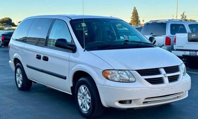 2005 Dodge Caravan grand Base C V