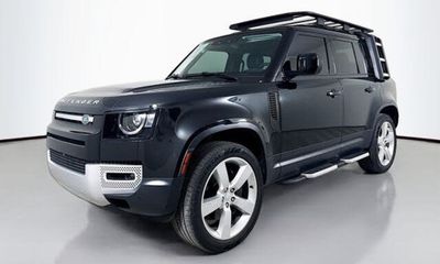 2023 Land Rover Defender 110 SE