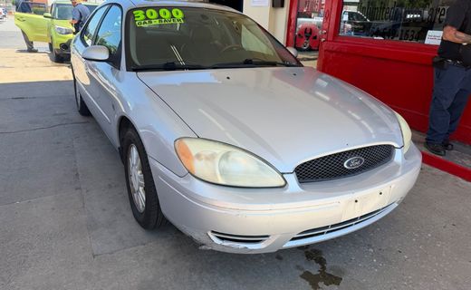 2004 Ford Taurus SE