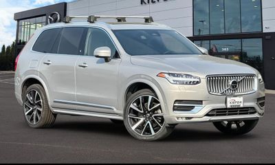 2023 Volvo XC90 Plus Bright
