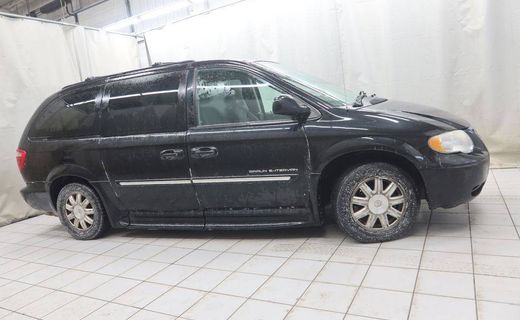 2006 Chrysler Town AND Country Touring