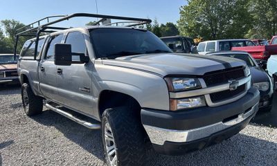2004 Chevrolet Silverado HD LS