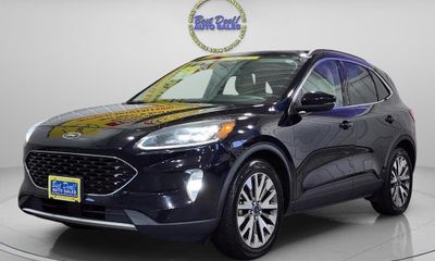 2020 Ford Escape Titanium Fhev