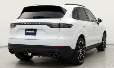 2022 Porsche Cayenne Base