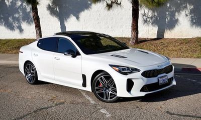 2022 Kia Stinger GT1