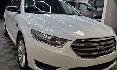 2017 Ford Taurus SE