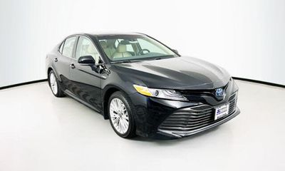 2018 Toyota Camry SE XLE Hybrid