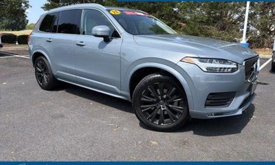 2022 Volvo XC90 Momentum Excl S60