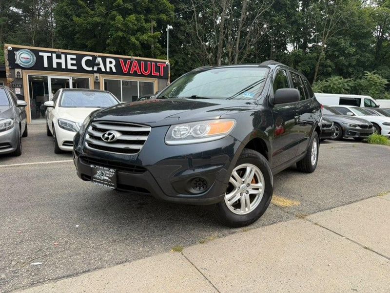 2012 Hyundai Santa Fe — a typically priced live listing