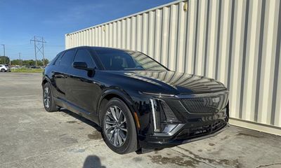 2024 Cadillac Lyriq Sport 1