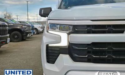 2022 Chevrolet Silverado RST