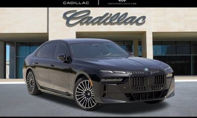 2025 BMW 750e xDrive