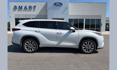 2022 Toyota Highlander Limited