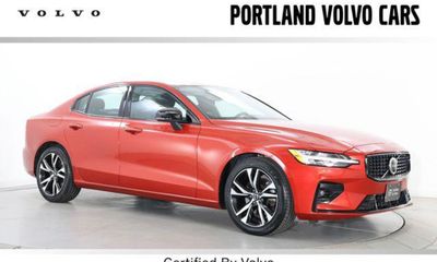 2023 Volvo S60 Plus Dark With