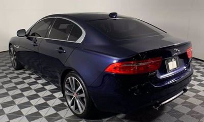 2017 Jaguar XE 35T Prestige