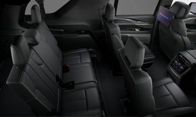 2026 Cadillac Escalade IQL Sport 2