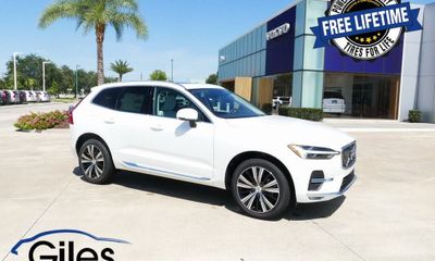 2023 Volvo XC60 Plus Bright