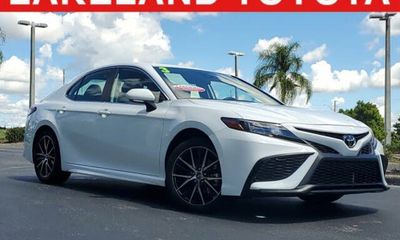 2023 Toyota Camry SE