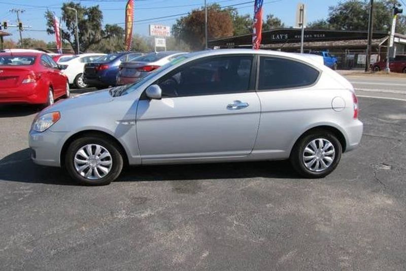 2010 Hyundai Accent — a typically priced live listing