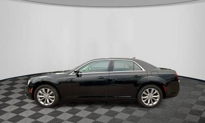 2021 Chrysler 300 Touring
