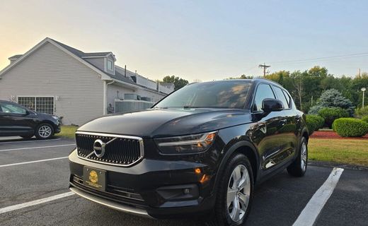 2021 Volvo XC40 Momentum