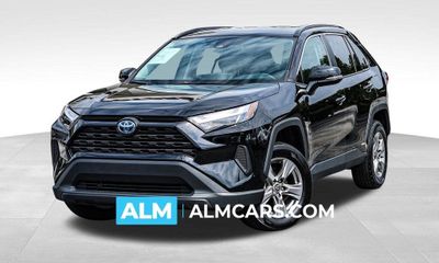 2024 Toyota RAV4 LE
