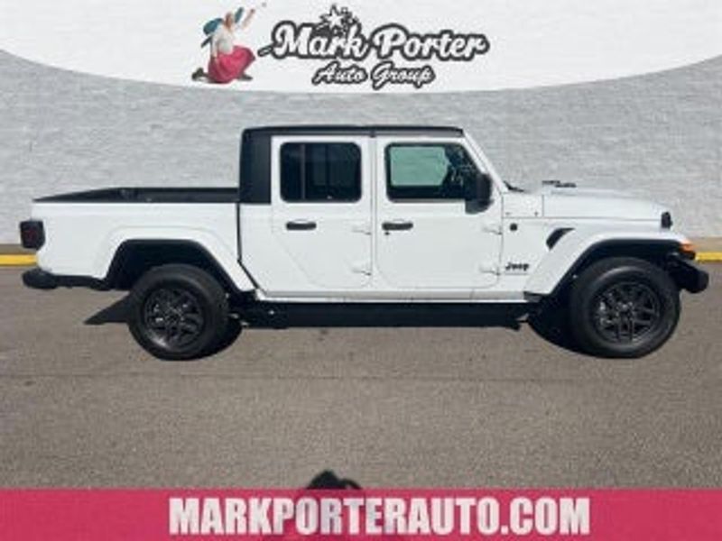 2026 Jeep Gladiator — a typically priced live listing