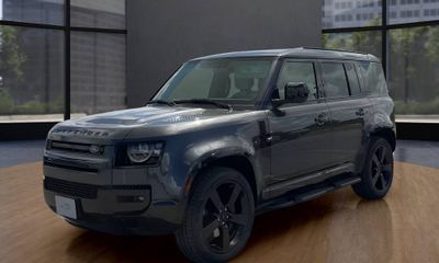 2026 Land Rover Defender 110 X Dynamic