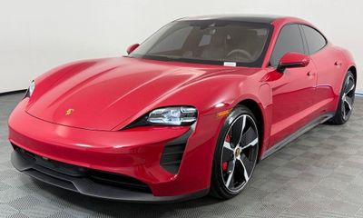 2023 Porsche Taycan GTS