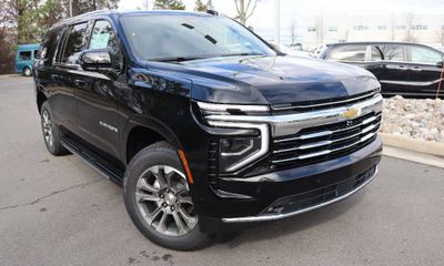 2025 Chevrolet Suburban LT