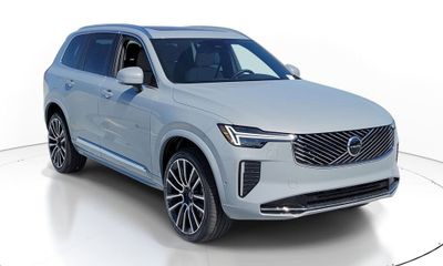 2026 Volvo XC90 Plus Bright