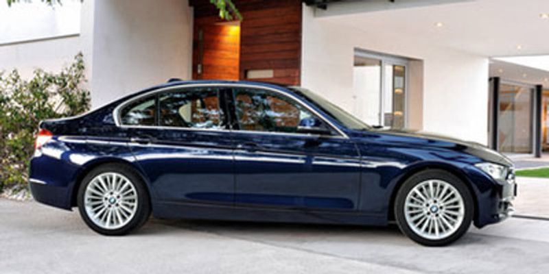 2012 Bmw 328I — a typically priced live listing