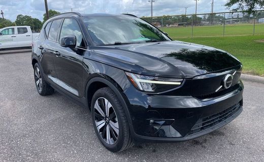 2023 Volvo XC40 Plus Dark