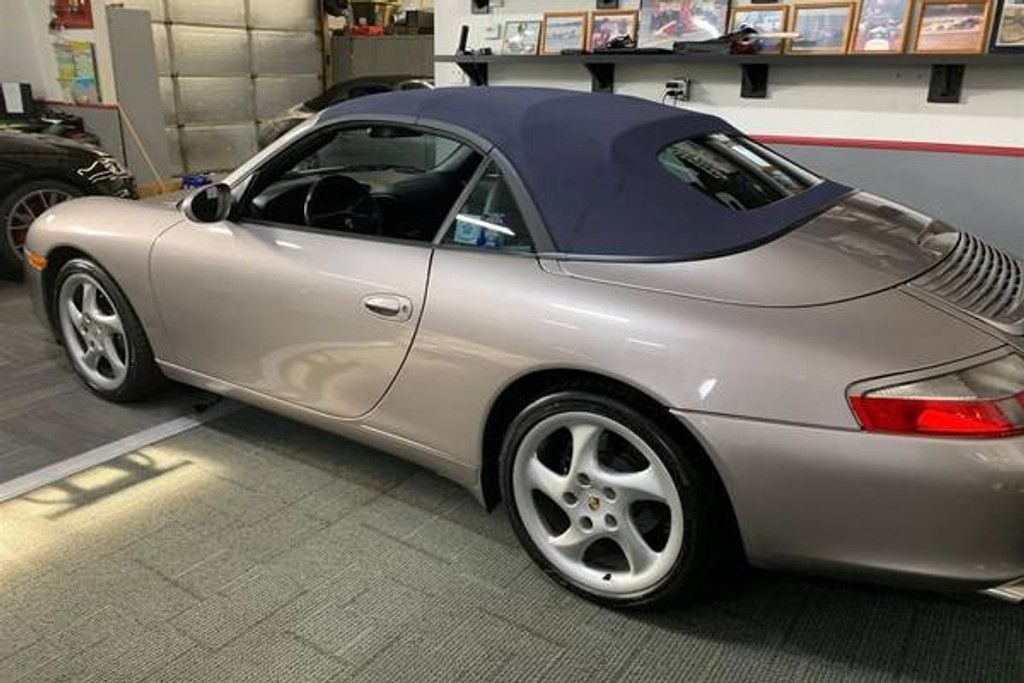 2002 Porsche 911 Cabriolet (2WD + 4WD)