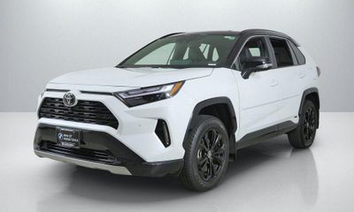2025 Toyota RAV4 XSE