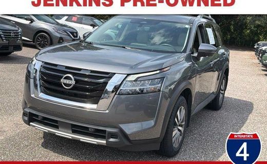 2023 Nissan Pathfinder SL