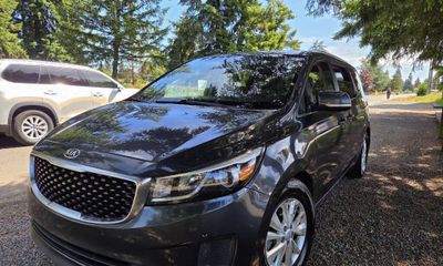 2017 Kia Sedona LX