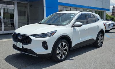 2025 Ford Escape Platinum
