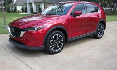 2022 Mazda CX-5 Premium Package