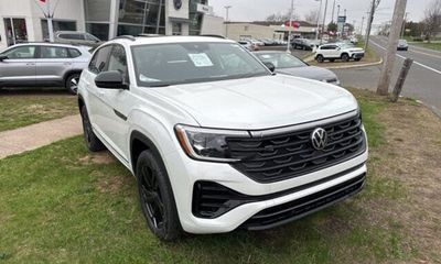 2026 Volkswagen Atlas Cross Sport 4Motion SEL R