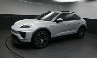 2026 Porsche Macan