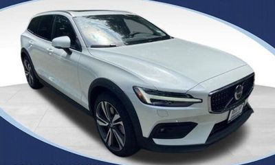 2026 Volvo V60CC Plus