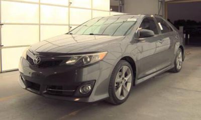 2014 Toyota Camry SE V6