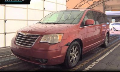 2008 Chrysler Town AND Country Touring Signature