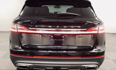 2019 Lincoln Nautilus Select