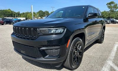 2024 Jeep Grand Cherokee Laredo